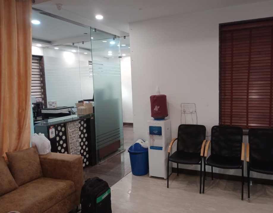 patient waiting area at hairfree and hairgrow pune clinic