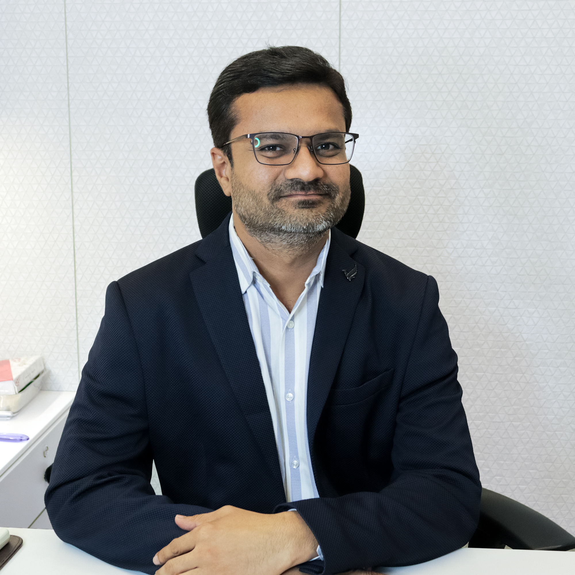 Dr pankaj khunt of hairfree hairgrow clinic surat branch